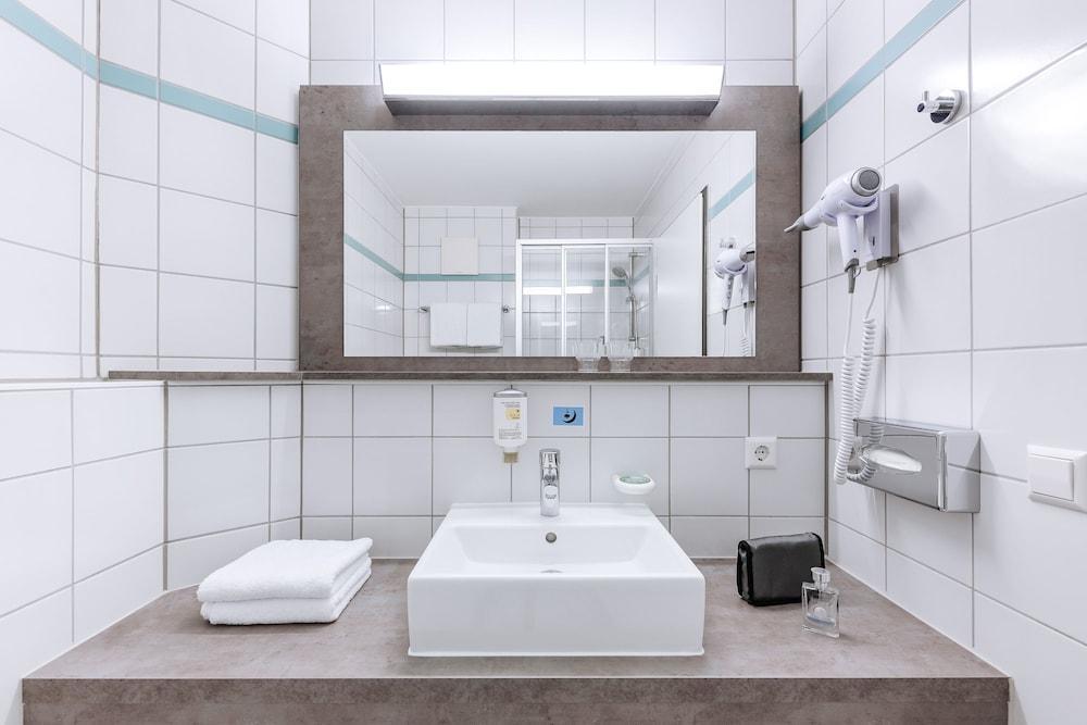 Ibis Styles Filderstadt Stuttgart Messe Exteriör bild